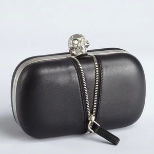 Alexander McQueen women’s unisex Zip black leather Skull Box Clutch